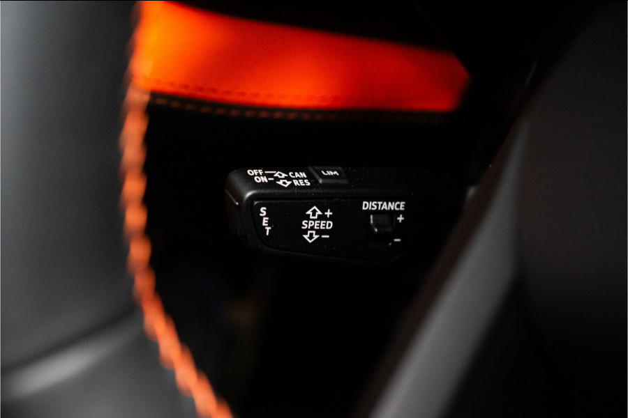 Lamborghini Urus 4.0 V8 Hybrid SE 800PK | Ad Personam | Nero Helene | Nero Ade/Arancio Leoni | Bang&Olufsen 3D | Ceramic | Service Package 5YR |