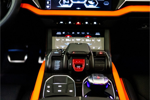 Lamborghini Urus 4.0 V8 Hybrid SE 800PK | Ad Personam | Nero Helene | Nero Ade/Arancio Leoni | Bang&Olufsen 3D | Ceramic | Service Package 5YR |