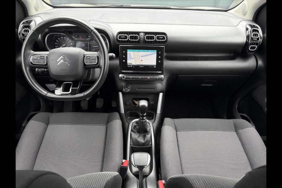 Citroën C3 Aircross 1.2 PureTech S&S Shine ✓1e Eigenaar✓D-riem vv 07-2025✓360° Camera✓Navi✓Carplay✓Net beurt gehad✓Keyless✓17'' Lmv✓Rijstrooksensor✓110pk✓Pdc V+A✓6 Bak✓N.A.P✓Apk tot 07-2027