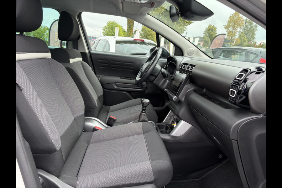 Citroën C3 Aircross 1.2 PureTech S&S Shine ✓1e Eigenaar✓D-riem vv 07-2025✓360° Camera✓Navi✓Carplay✓Net beurt gehad✓Keyless✓17'' Lmv✓Rijstrooksensor✓110pk✓Pdc V+A✓6 Bak✓N.A.P✓Apk tot 07-2027
