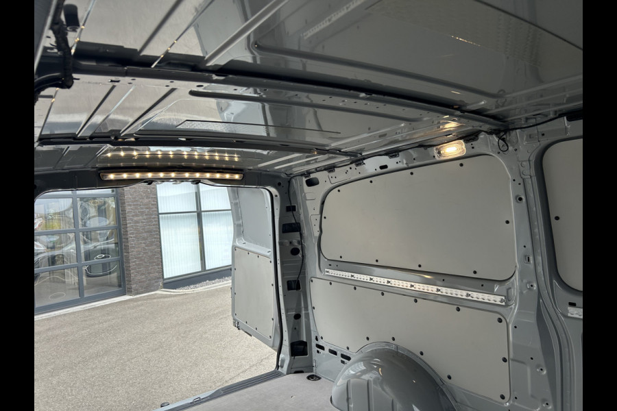 Mercedes-Benz Vito 116 CDI L3 Pro 2500KG Trekhaak / MBUX / Navigatie / Camera / Cruise control / Airco / LMV / Achterdeuren