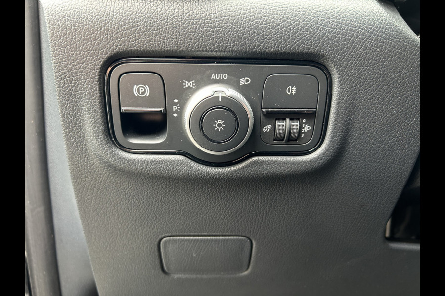 Mercedes-Benz Vito 116 CDI L3 Pro 2500KG Trekhaak / MBUX / Navigatie / Camera / Cruise control / Airco / LMV / Achterdeuren