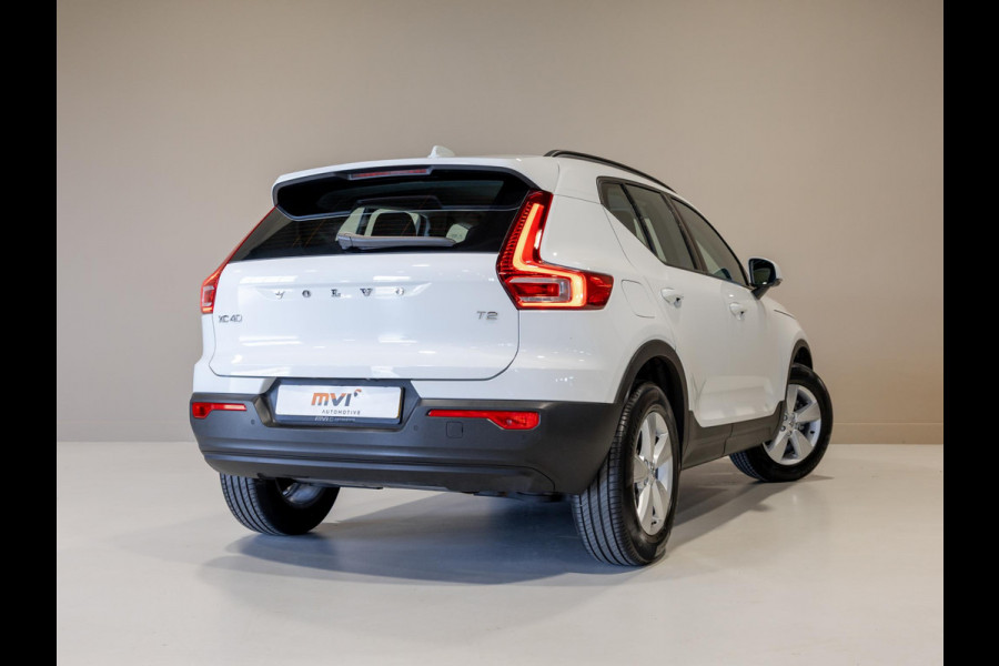 Volvo XC40 1.5 T2 Momentum Core 129pk / Achteruitrijcamera / Trekhaak / cruise control / Navigatie / Apple carplay /