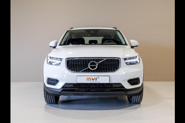 Volvo XC40 1.5 T2 Momentum Core 129pk / Achteruitrijcamera / Trekhaak / cruise control / Navigatie / Apple carplay /