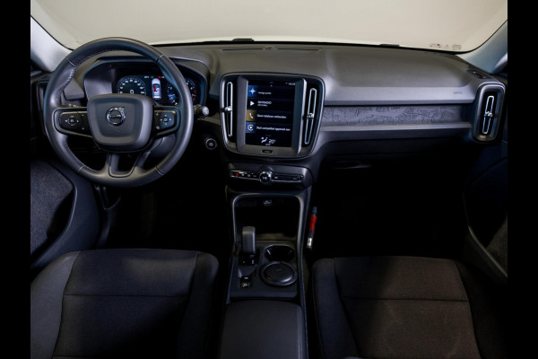 Volvo XC40 1.5 T2 Momentum Core 129pk / Achteruitrijcamera / Trekhaak / cruise control / Navigatie / Apple carplay /