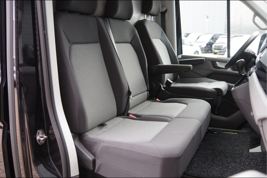Volkswagen Crafter 35 2.0 TDI L3H3(L2H2) 3-ZITS, 177PK AUT. LED, TREKHAAK, STOELVERWARMING, ADAPT. CRUISE, CAMERA, NAVI, AIRCO, PARKEERSENSOREN, NL