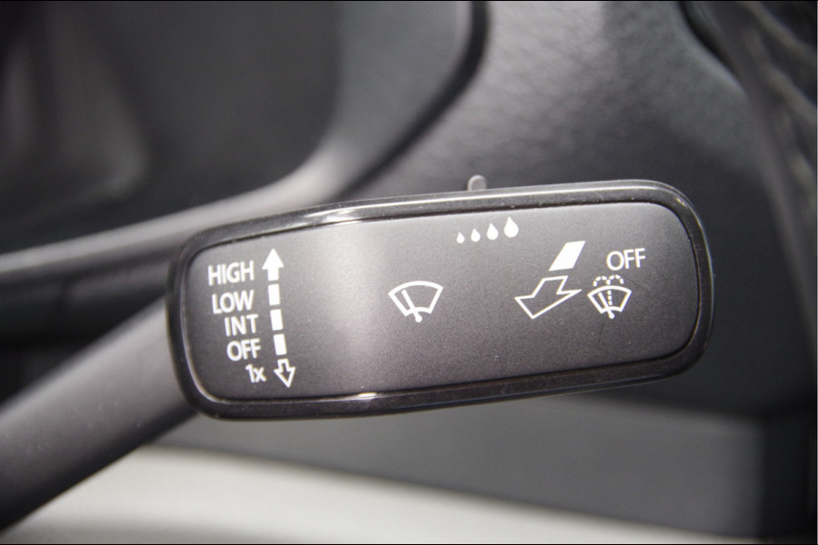 Volkswagen Crafter 35 2.0 TDI L3H3(L2H2) 3-ZITS, 177PK AUT. LED, TREKHAAK, STOELVERWARMING, ADAPT. CRUISE, CAMERA, NAVI, AIRCO, PARKEERSENSOREN, NL