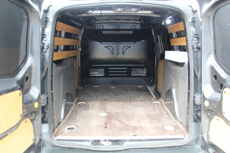 Ford Transit Connect 1.5-100pk TDCi EcoBlue L2 Trend. Bijzonder nette, luxe en goed onderhouden Ford Connect. Airco, Cruise Controle, Trekhaak, Camera, Metallic lak, Pdc, Lmv, Laadruimte betimmerd etc.