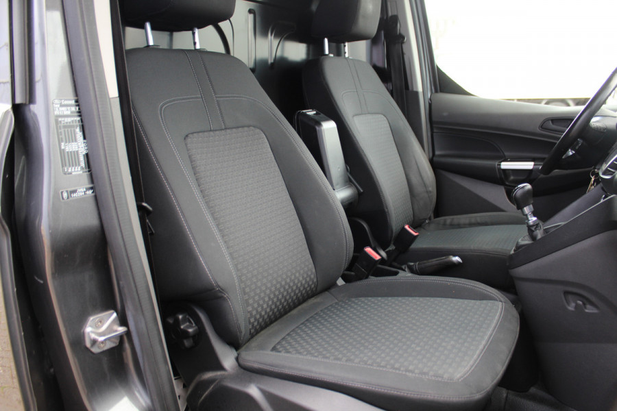 Ford Transit Connect 1.5-100pk TDCi EcoBlue L2 Trend. Bijzonder nette, luxe en goed onderhouden Ford Connect. Airco, Cruise Controle, Trekhaak, Camera, Metallic lak, Pdc, Lmv, Laadruimte betimmerd etc.