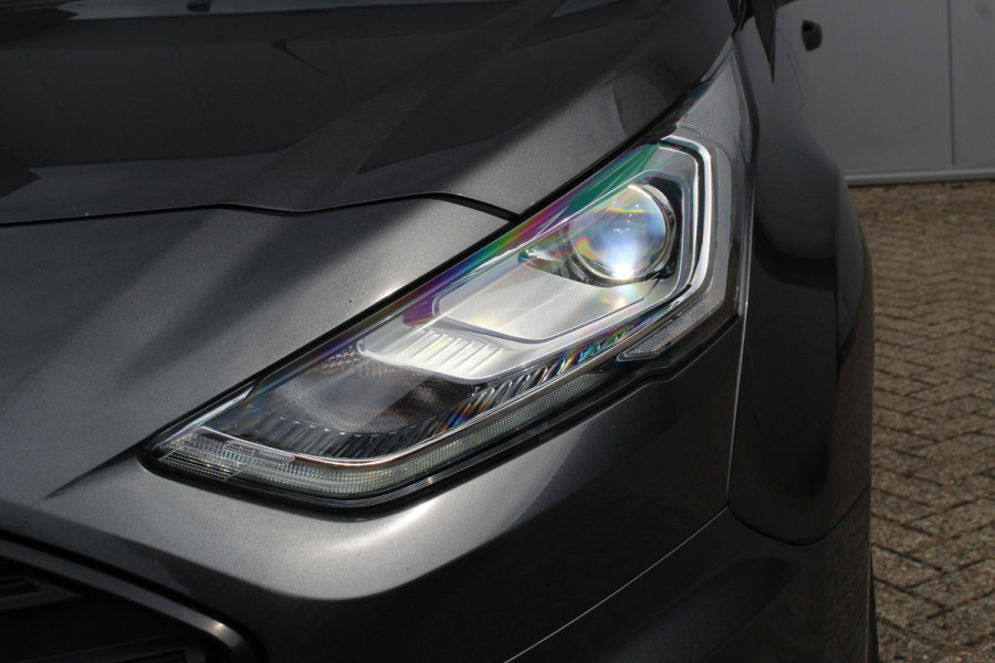 Ford Transit Connect 1.5-100pk TDCi EcoBlue L2 Trend. Bijzonder nette, luxe en goed onderhouden Ford Connect. Airco, Cruise Controle, Trekhaak, Camera, Metallic lak, Pdc, Lmv, Laadruimte betimmerd etc.