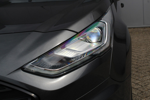 Ford Transit Connect 1.5-100pk TDCi EcoBlue L2 Trend. Bijzonder nette, luxe en goed onderhouden Ford Connect. Airco, Cruise Controle, Trekhaak, Camera, Metallic lak, Pdc, Lmv, Laadruimte betimmerd etc.
