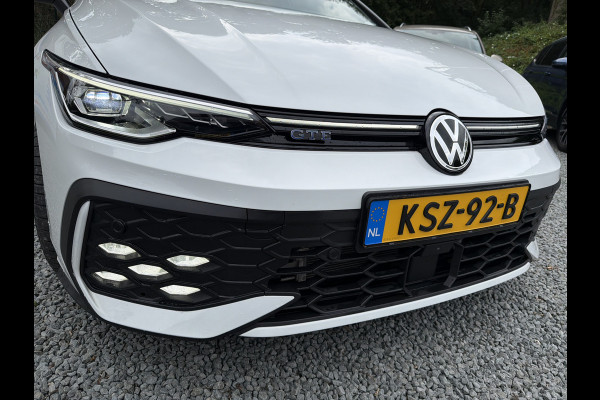 Volkswagen Golf GTE 1.5 272PK DSG HYBRID GTE-SPORT 360°CAMERA/NAVI/HEAD-UP!