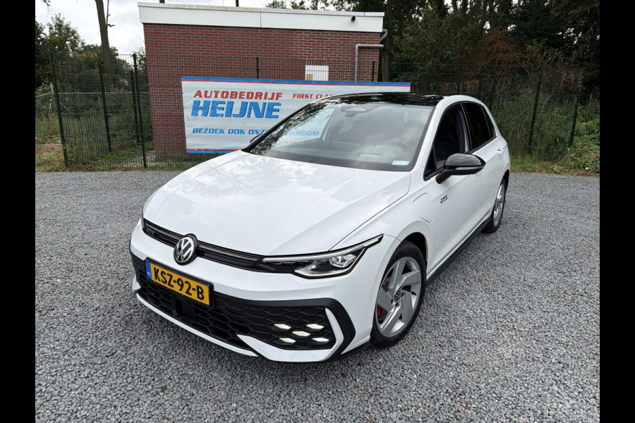 Volkswagen Golf GTE 1.5 272PK DSG HYBRID GTE-SPORT 360°CAMERA/NAVI/HEAD-UP!