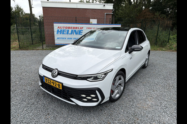 Volkswagen Golf GTE 1.5 272PK DSG HYBRID GTE-SPORT 360°CAMERA/NAVI/HEAD-UP!