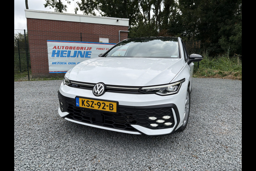 Volkswagen Golf GTE 1.5 272PK DSG HYBRID GTE-SPORT 360°CAMERA/NAVI/HEAD-UP!