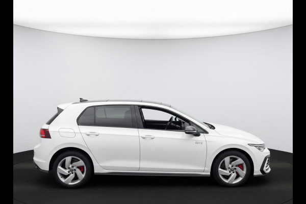 Volkswagen Golf GTE 1.5 272PK DSG HYBRID GTE-SPORT 360°CAMERA/NAVI/HEAD-UP!