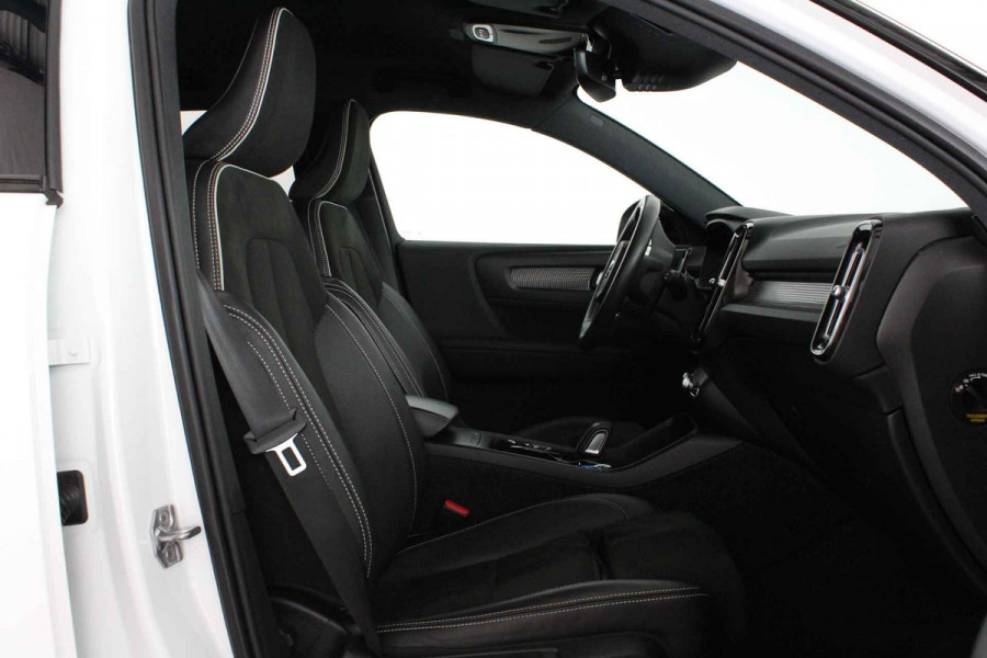 Volvo XC40 1.5 T3 R-Design > Trekhaak/H&K/Zwart dak/Winterpakket pro...