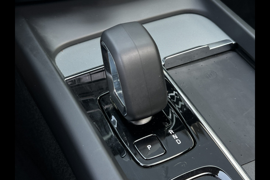 Volvo XC60 2.0 T8 Plug-in hybrid AWD Plus Bright | Pano | Pilot Assist | Blis
