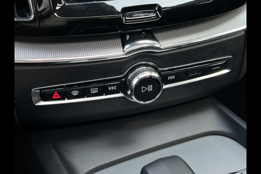 Volvo XC60 2.0 T8 Plug-in hybrid AWD Plus Bright | Pano | Pilot Assist | Blis