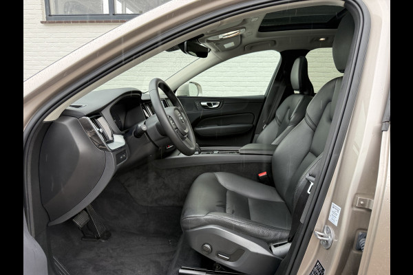 Volvo XC60 2.0 T8 Plug-in hybrid AWD Plus Bright | Pano | Pilot Assist | Blis
