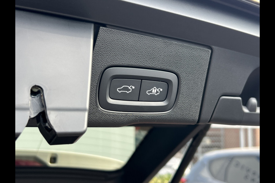 Volvo XC60 2.0 T8 Plug-in hybrid AWD Plus Bright | Pano | Pilot Assist | Blis