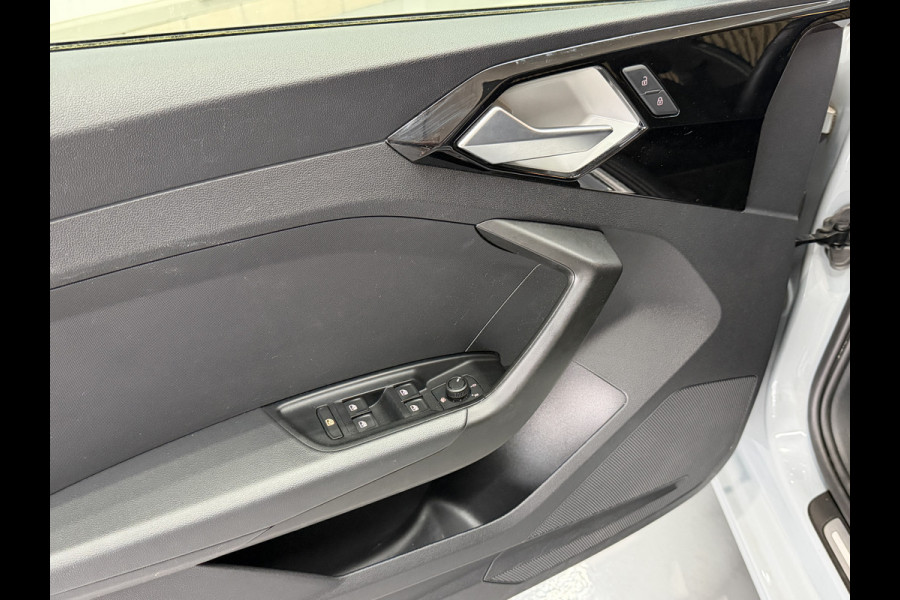 Audi A1 Sportback 30 TFSI Advanced edition | Carplay Navi | Led | Digitaal Inst | Stoelverwarming | Clima | Keurig nette Audi A1