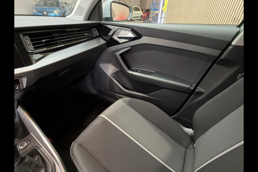Audi A1 Sportback 30 TFSI Advanced edition | Carplay Navi | Led | Digitaal Inst | Stoelverwarming | Clima | Keurig nette Audi A1
