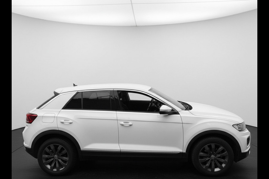 Volkswagen T-Roc 1.5 TSI 150PK DSG SPORT VIRTUAL/CAMERA/STUURW. VERW.