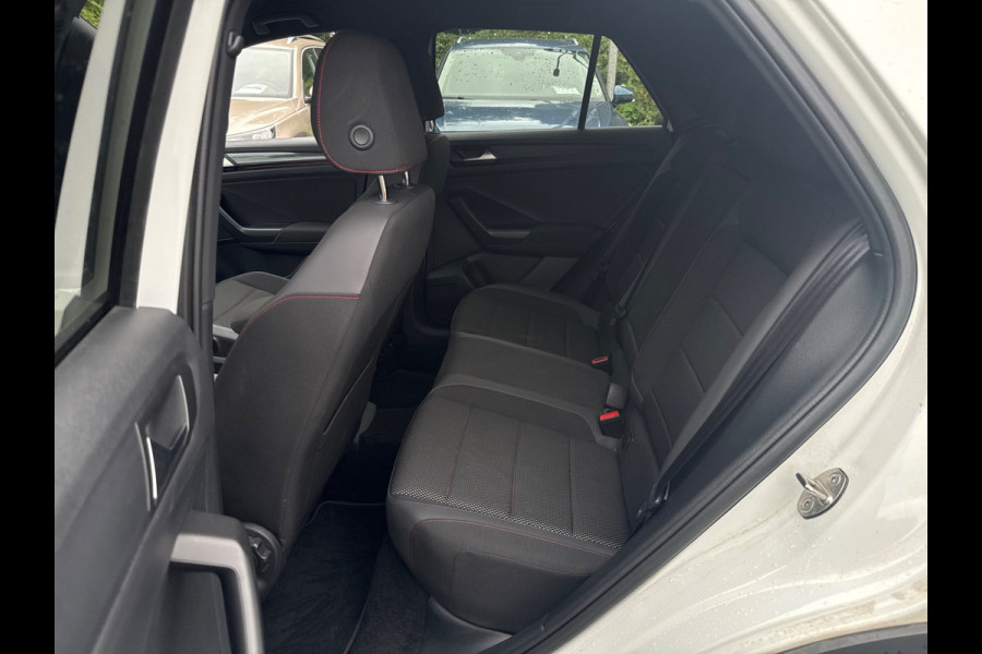 Volkswagen T-Roc 1.5 TSI 150PK DSG SPORT VIRTUAL/CAMERA/STUURW. VERW.