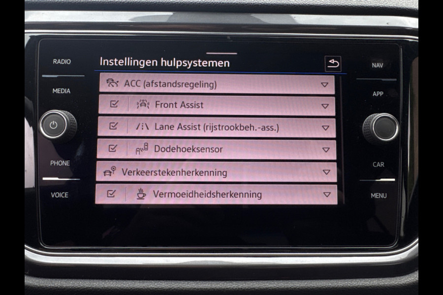 Volkswagen T-Roc 1.5 TSI 150PK DSG SPORT VIRTUAL/CAMERA/STUURW. VERW.