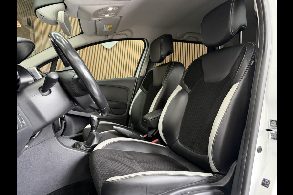 Renault Clio Estate 0.9 TCe Bose | Navi | 17" | Cruise control | Stoelverwarming | Camera | Perfect onderhouden!