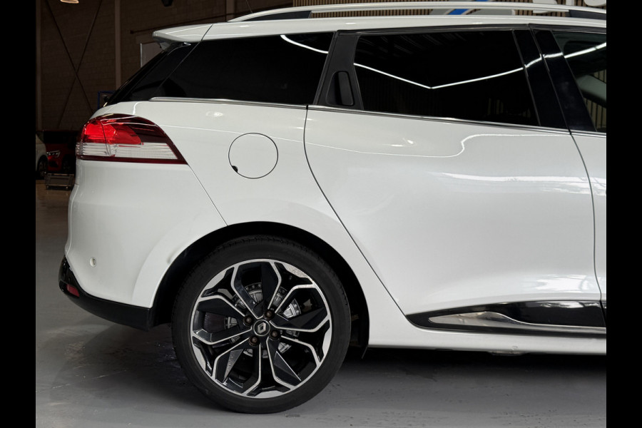 Renault Clio Estate 0.9 TCe Bose | Navi | 17" | Cruise control | Stoelverwarming | Camera | Perfect onderhouden!