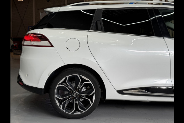Renault Clio Estate 0.9 TCe Bose | Navi | 17" | Cruise control | Stoelverwarming | Camera | Perfect onderhouden!