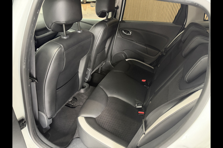 Renault Clio Estate 0.9 TCe Bose | Navi | 17" | Cruise control | Stoelverwarming | Camera | Perfect onderhouden!