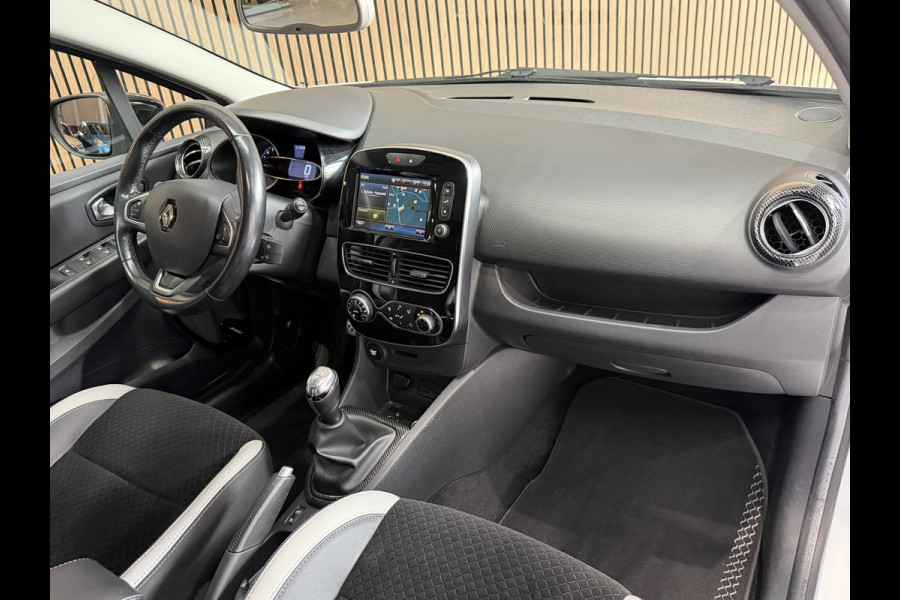 Renault Clio Estate 0.9 TCe Bose | Navi | 17" | Cruise control | Stoelverwarming | Camera | Perfect onderhouden!