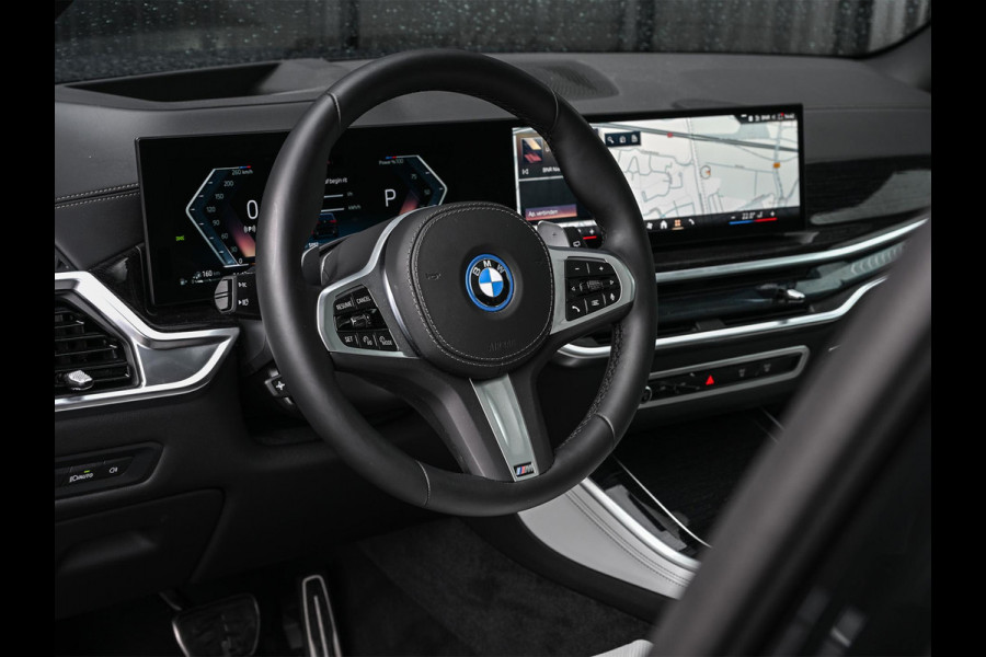 BMW X5 xDrive50e M-Sport Pro | Panoramadak | Harman/Kardon | 360 Camera | Active Cruise | HUD | Ambiance Verlichting | Stoelverwarming V+A | Memory Seats | Stuurverwarming | Trekhaak |