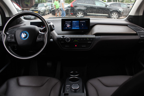 BMW i3 Executive Edition 120Ah 42 kWh / Panoramadak / Camera / Leder / Navigatie / 20'' / Warmtepomp / DAB / Stoelverwarming / Cruise Control