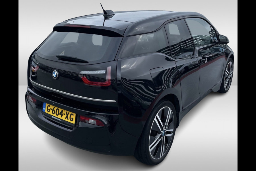 BMW i3 Executive Edition 120Ah 42 kWh / Panoramadak / Camera / Leder / Navigatie / 20'' / Warmtepomp / DAB / Stoelverwarming / Cruise Control