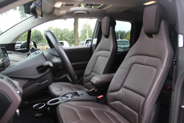 BMW i3 Executive Edition 120Ah 42 kWh / Panoramadak / Camera / Leder / Navigatie / 20'' / Warmtepomp / DAB / Stoelverwarming / Cruise Control