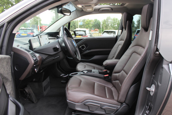 BMW i3 Executive Edition 120Ah 42 kWh / Panoramadak / Camera / Leder / Navigatie / 20'' / Warmtepomp / DAB / Stoelverwarming / Cruise Control