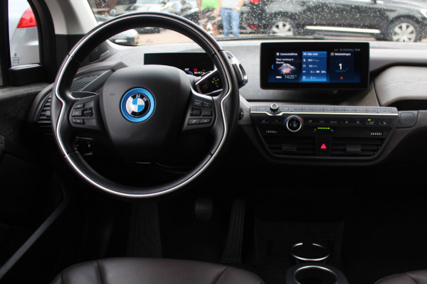 BMW i3 Executive Edition 120Ah 42 kWh / Panoramadak / Camera / Leder / Navigatie / 20'' / Warmtepomp / DAB / Stoelverwarming / Cruise Control