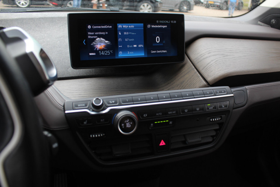 BMW i3 Executive Edition 120Ah 42 kWh / Panoramadak / Camera / Leder / Navigatie / 20'' / Warmtepomp / DAB / Stoelverwarming / Cruise Control