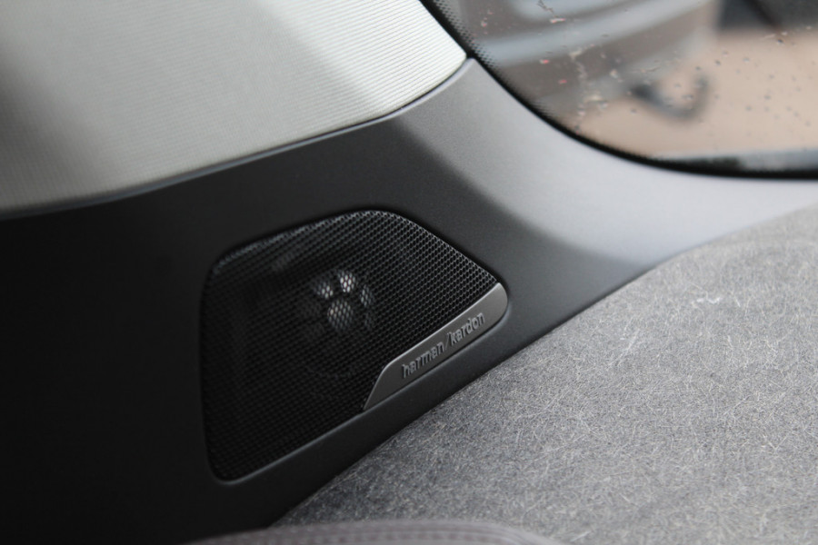 BMW i3 Executive Edition 120Ah 42 kWh / Panoramadak / Camera / Leder / Navigatie / 20'' / Warmtepomp / DAB / Stoelverwarming / Cruise Control