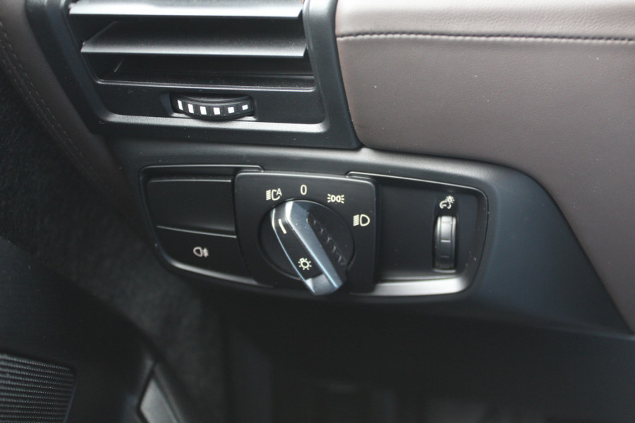 BMW i3 Executive Edition 120Ah 42 kWh / Panoramadak / Camera / Leder / Navigatie / 20'' / Warmtepomp / DAB / Stoelverwarming / Cruise Control
