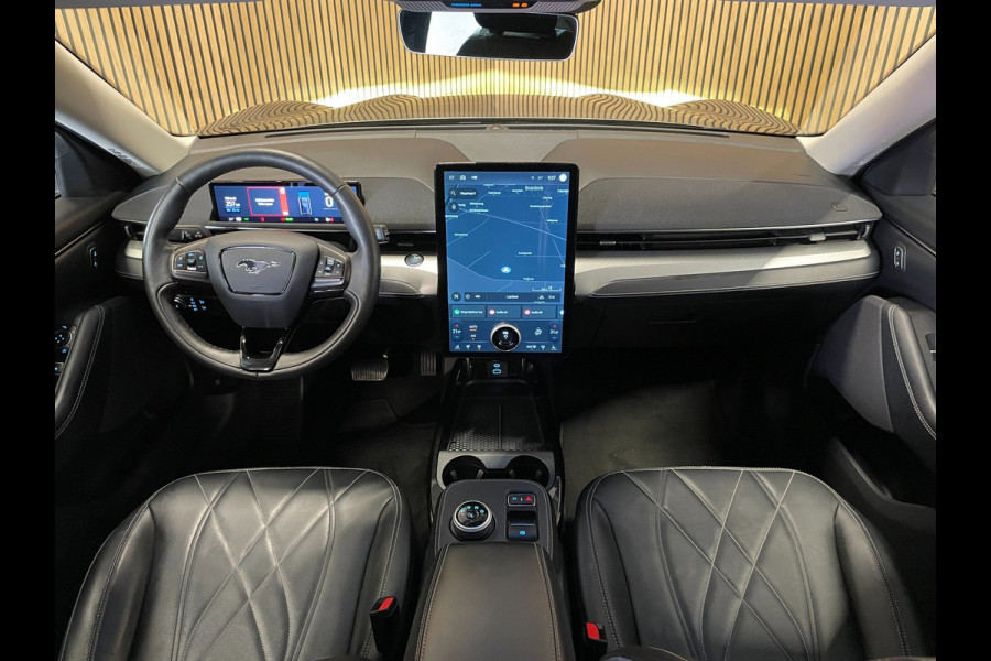 Ford Mustang Mach-E RWD 75 kWh|96% SOH|440 KM WLTP|VOLLEDER|STOEL+STUURVERWARMING|ACC|APPLE CARPLAY|CAMERA|NAP|NL-AUTO|INCL.BTW|