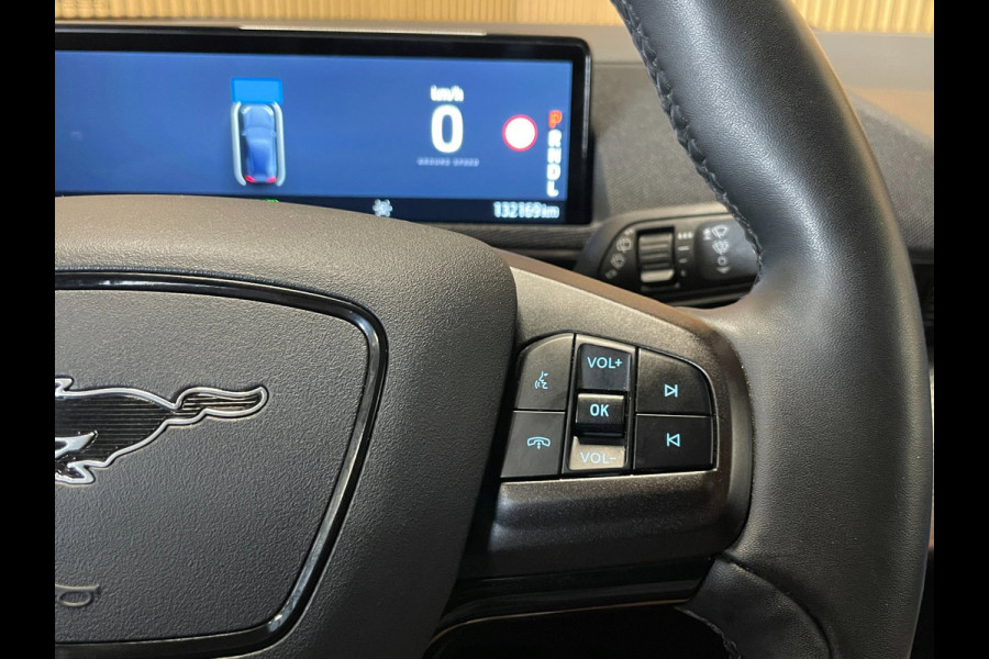 Ford Mustang Mach-E RWD 75 kWh|96% SOH|440 KM WLTP|VOLLEDER|STOEL+STUURVERWARMING|ACC|APPLE CARPLAY|CAMERA|NAP|NL-AUTO|INCL.BTW|