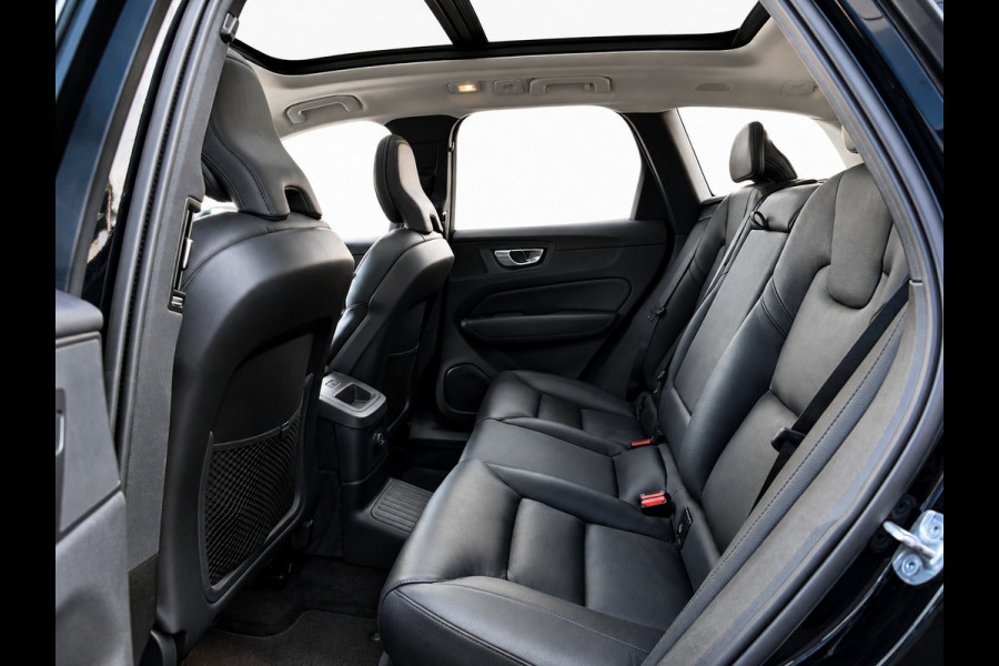 Volvo XC60 2.0 T6 R-Design | Long Range | Pano | Trekhaak | Harman Kardon | Memory | 360 camera | Pilot Assist | Stoelverw. achter