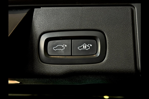 Volvo XC60 2.0 T6 R-Design | Long Range | Pano | Trekhaak | Harman Kardon | Memory | 360 camera | Pilot Assist | Stoelverw. achter