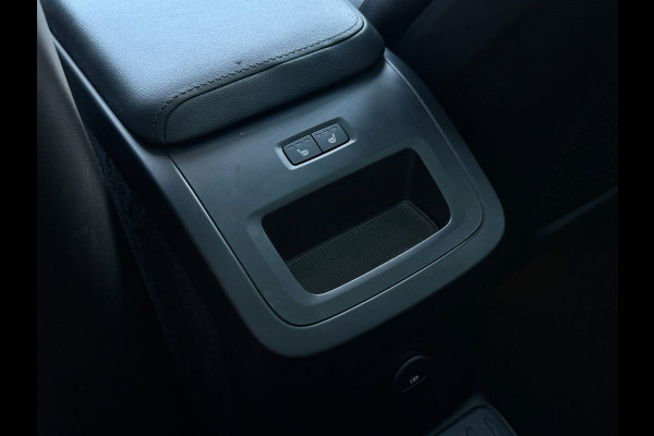Volvo XC60 2.0 T6 R-Design | Long Range | Pano | Trekhaak | Harman Kardon | Memory | 360 camera | Pilot Assist | Stoelverw. achter