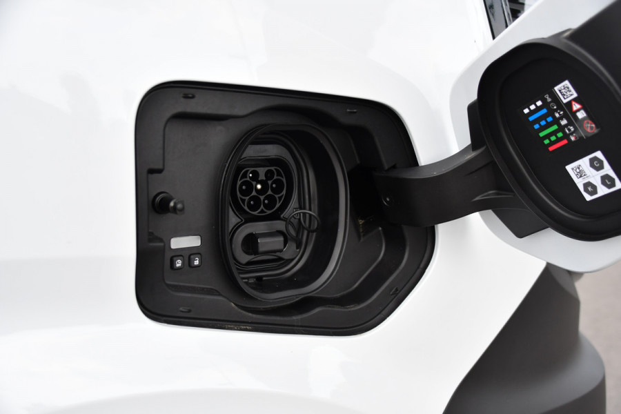 Renault Master E-Tech T35 L2H2 Extra long range 87 kWh Camera, Cruise, Carplay, LED, Clima, Stoelverwarming, Laadruimte Betimmering, 143pk, Virtual, Sensoren, Uniek!